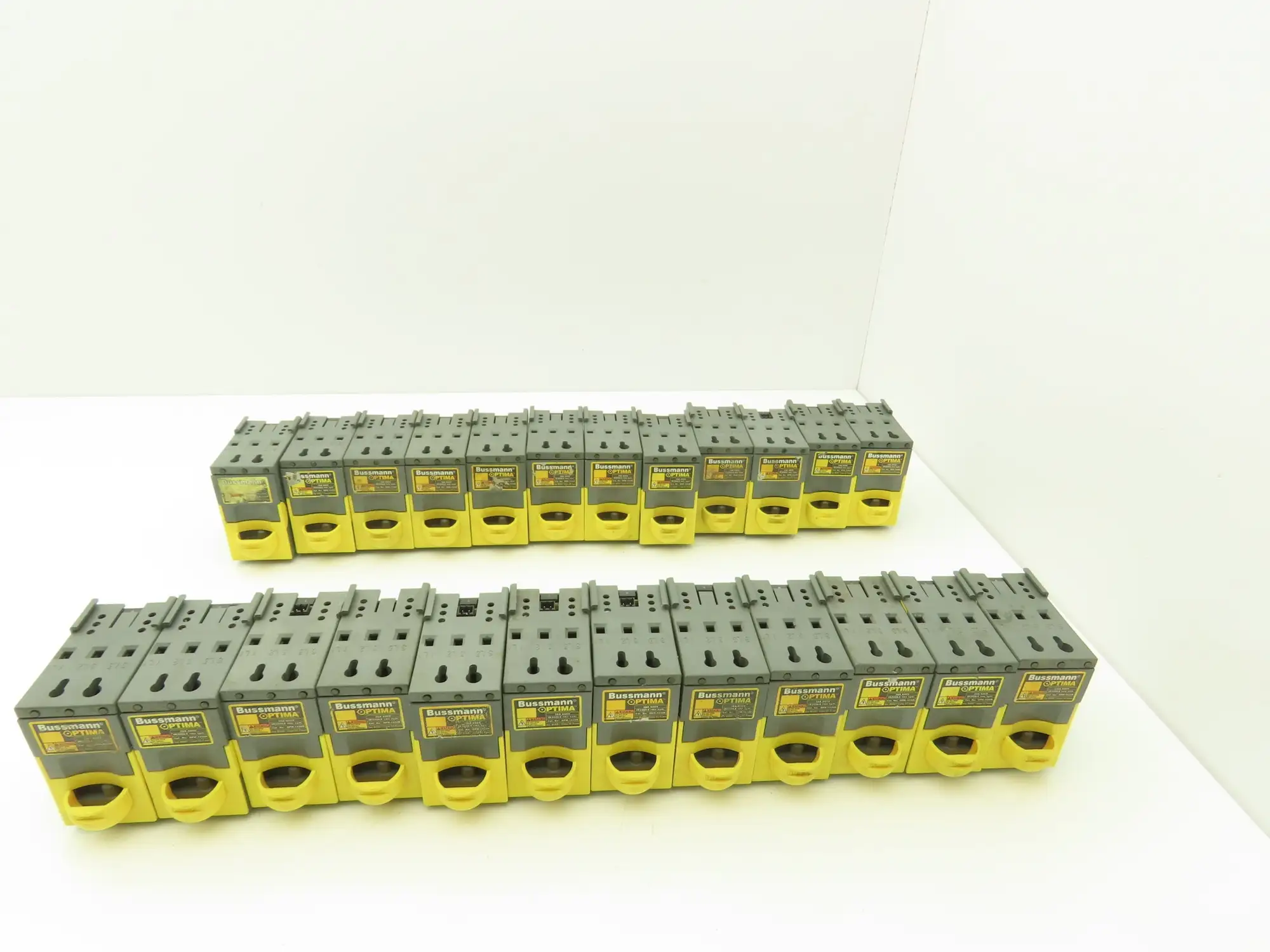 Bussman OPM-1038RC Optima Fuse Holder 30A 600V for Buss Class CC Fuse Lot of 24