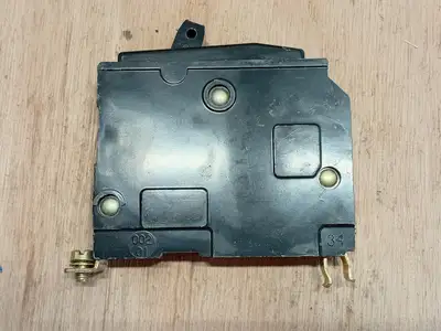 Used SQUARE D QOB120 Switchgears British Columbia CA | Lenmark #1438617