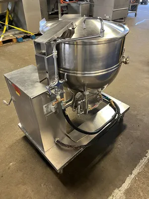 USED GROEN DEE/4T-60
