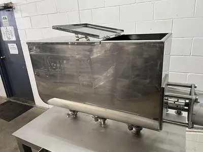 SeaPro 3 Lane Piston Depositor with Agitated Hopper
