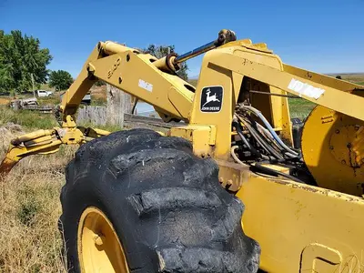 USED JOHN DEERE 640