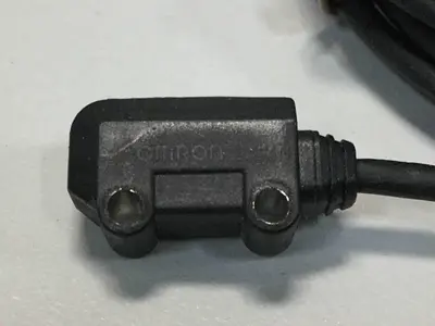 USED OMRON E3T-ST11
