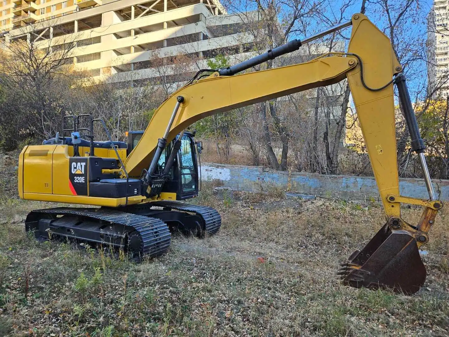 USED 2014 CATERPILLAR 320EL