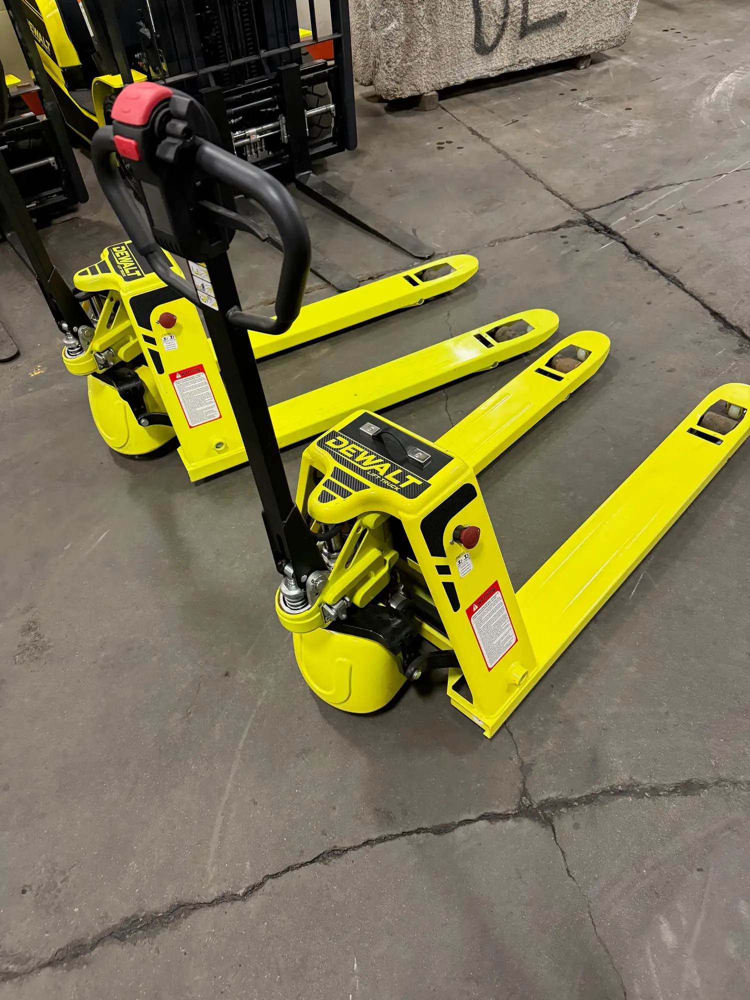 New | in-Stock 2026 DEWALT SERIES 1101 Electric Pallet Trucks New York US | United Lift #1446816