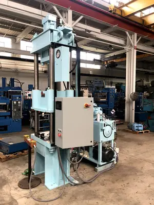 USED 1984 K.R. WILSON K.R. WILSON COMPRESSION MOLDING PRESS