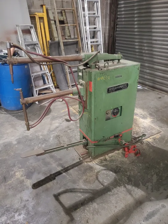 Used _UNKNOWN_ _UNKNOWN_ Spot Welders Quebec CA | Machineco #1256442