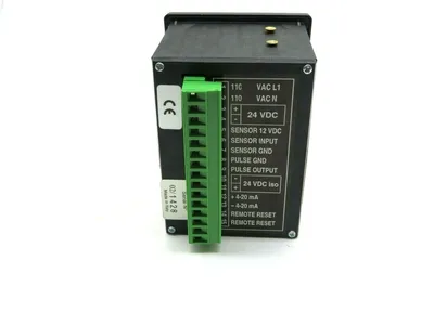 NEW HAYWARD INDUSTRIAL FS2500MTT110 SENSOR PANEL MOUNT