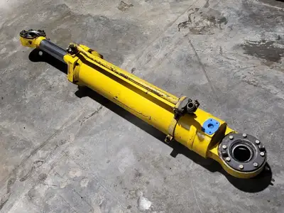USED KOMATSU EH5933