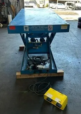 USED BISHAMON 4,500 LB. SCISSOR LIFT