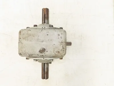 Worm Gearbox Horizontal Drive Dual Output 15:1 Reducer 1" Solid Input Shaft