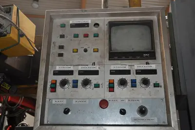 USED DOUBLE HEAD LINCOLN WELDING DERRICK 30 000 MM LENGTH