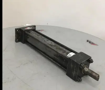 Used PARKER 03.25 H2HTS182M / 16.000 Cylinders Michigan US | Ideal Machinery #605220