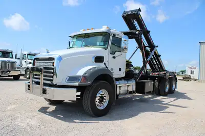 New | in-Stock 2026 MACK GRANITE 64BR Rolloff Trucks Texas US | Roll Off Truck World #1491904