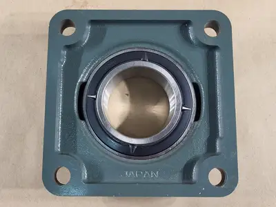 NEW NTN UKF215D1