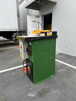 Used CASTLE _UNKNOWN_ Pocket Hole Machines California US | MachineryMax #1373275