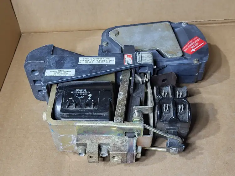 Used SIEMENS 14-193-100-582 Switchgears British Columbia CA | Lenmark #409244
