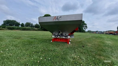 New | in-Stock 2026 BMC SYNTRA 800 Broadcast Spreaders Pennsylvania US | Zimmerman Farm Service #1410176
