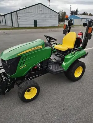 USED JOHN DEERE 1023E