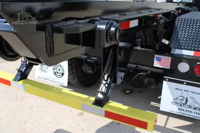 New | in-Stock 2026 INTERNATIONAL HX Rolloff Trucks Texas US | Roll Off Truck World #1491804