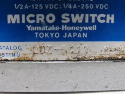 Yamatake Honeywell LDZ-5412 4 Position 125/250V AC/DC Micro Roller Plunge Switch