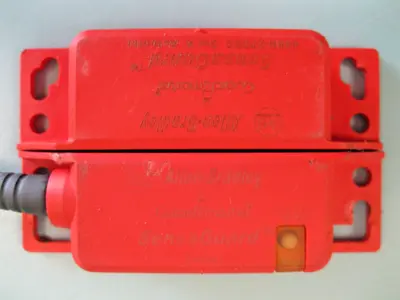 USED Allen-Bradley 440N-ZPREC