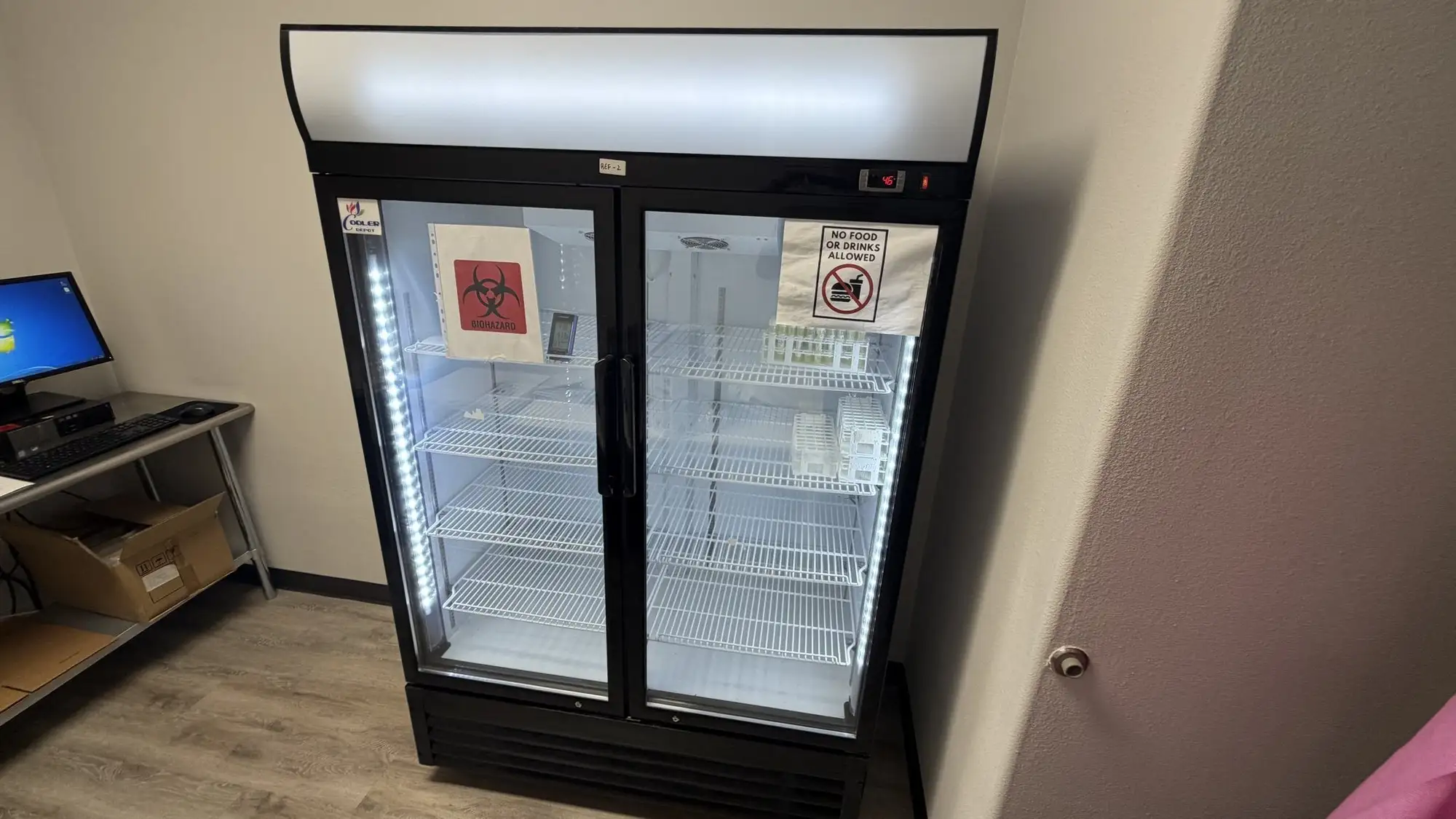 Used Cooler Depot Double Glass Door Refrigerator Lab Refrigerators Texas US | PT Medical Technologies #1458667