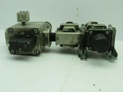SMC AV500-N06-5DZ Valve 24VDC W/AFM40-N06D-Z Valve 150 PSI W/AW40-N06-Z 125 PSI