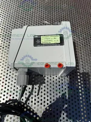 USED ABB TB82PH1010010 CONDUCTIVITY TRANSMITTER 4-20 MA W/ SENSOR