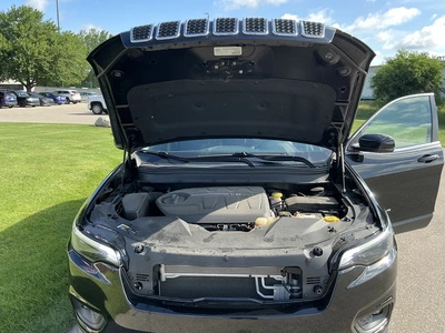 USED 2019 JEEP CHEROKEE