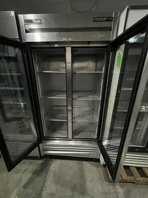 Used TRUE T- 35G - HC  FGDO1 Display Refrigerators Florida US | BAM Discount Restaurant Equipment #1393601