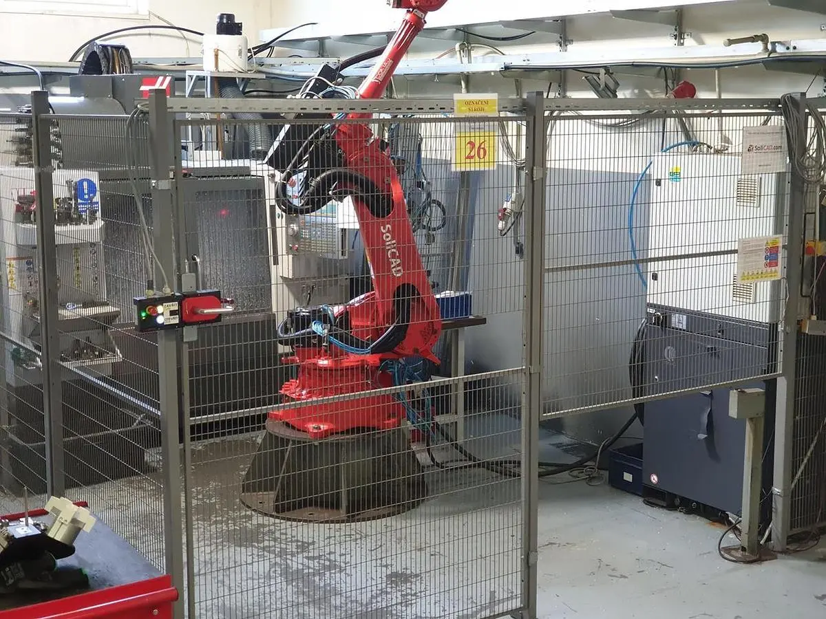 Used 2015 COMAU SMART 5 NJ60-2.2 Robots CZ | Amaron s.r.o. #1068044