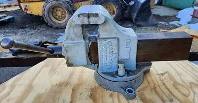 USED COLUMBIAN 604 1/2
