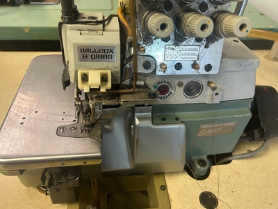 Wilcox & Gibbs 504-E52-130 Industrial Overlock Sewing Machine w/ BL Controller