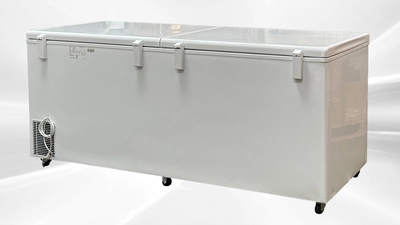 171-0376 90" Solid Top Self Contained Chest Freezer