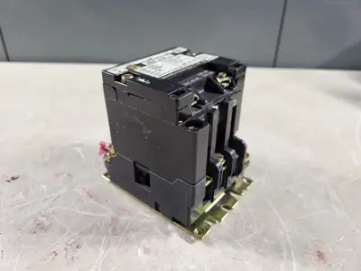 Used SQUARE D 8536SCO3V02S Switchgears British Columbia CA | Lenmark #240803