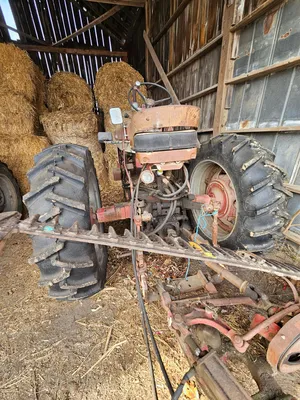FARMALL 560 Tractor | Iron Listing (7)