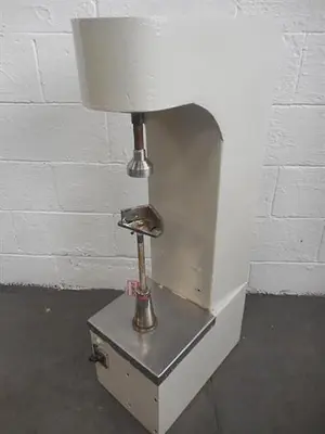 Ditta semiautomatic capper