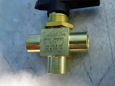USED SWAGELOK B42XTF2