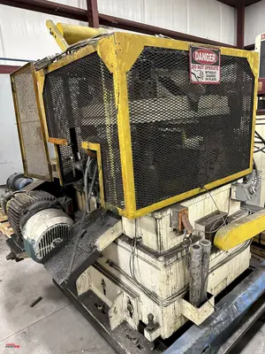 40 TON RLM MODEL #R40 4-POST CUTOFF PRESS & SERVO DIE ACCELERATOR: YOBRO #23887
