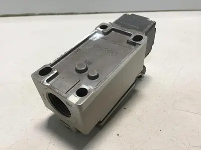 USED OMRON D4B-2115N-R