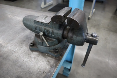 Used MIDWEST CRANE GENERIC Work Benches Minnesota US | Machinesused.com #1506331