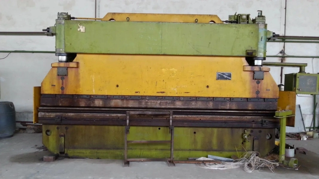 AZOV CNC Hydraulic Press Brake, in good working condition, visible under power