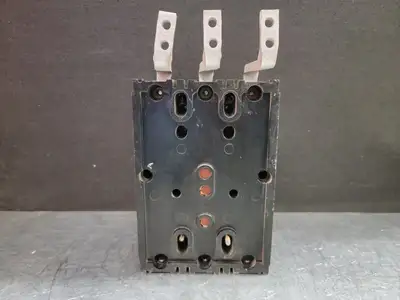 USED SQUARE D 999330