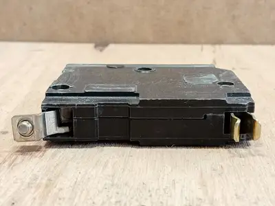 Used SQUARE D QOB120 Switchgears British Columbia CA | Lenmark #1438617