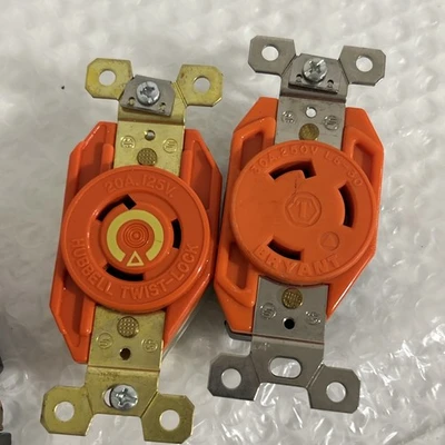 NEW Hubbell na