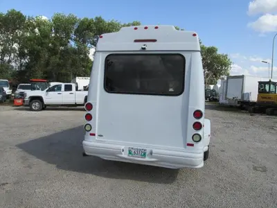 Used 2013 FORD E350 Minibuses Manitoba CA | Conquest Truck & Auto Sales #1421359