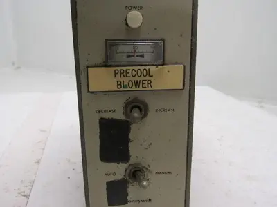 Honeywell W949A 10091 120V 50/60 Hz. Auto/Manual  Control