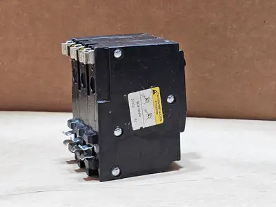 USED SQUARE D QO3100VH