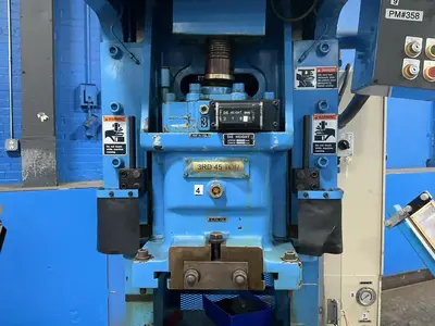 Used 1992 AMADA TP45 Gap Frame (OBS) Presses Ohio US | HGR 24 #1333824