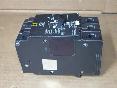 NEW SQUARE D EDB36030